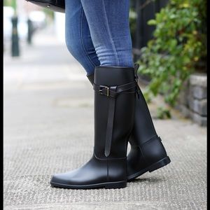 Burberry black leather roscot rain boots
